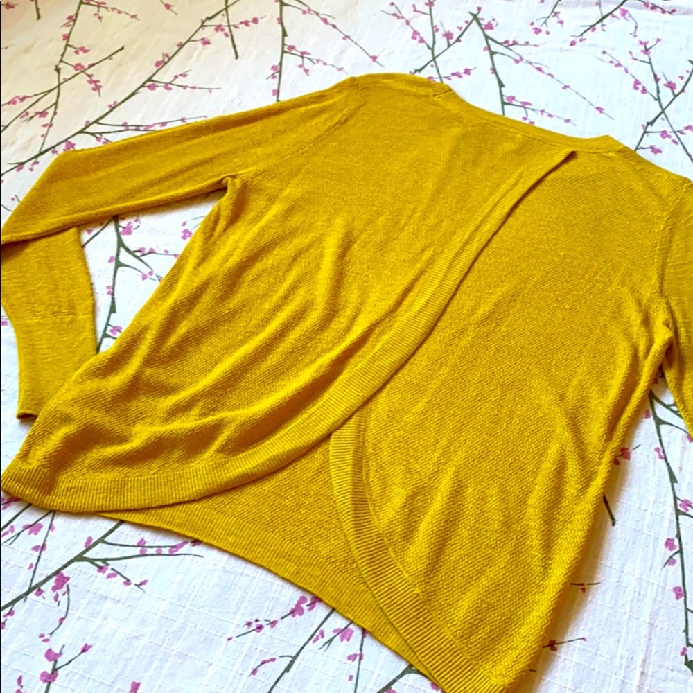 BANANA REPUBLIC split back sweater